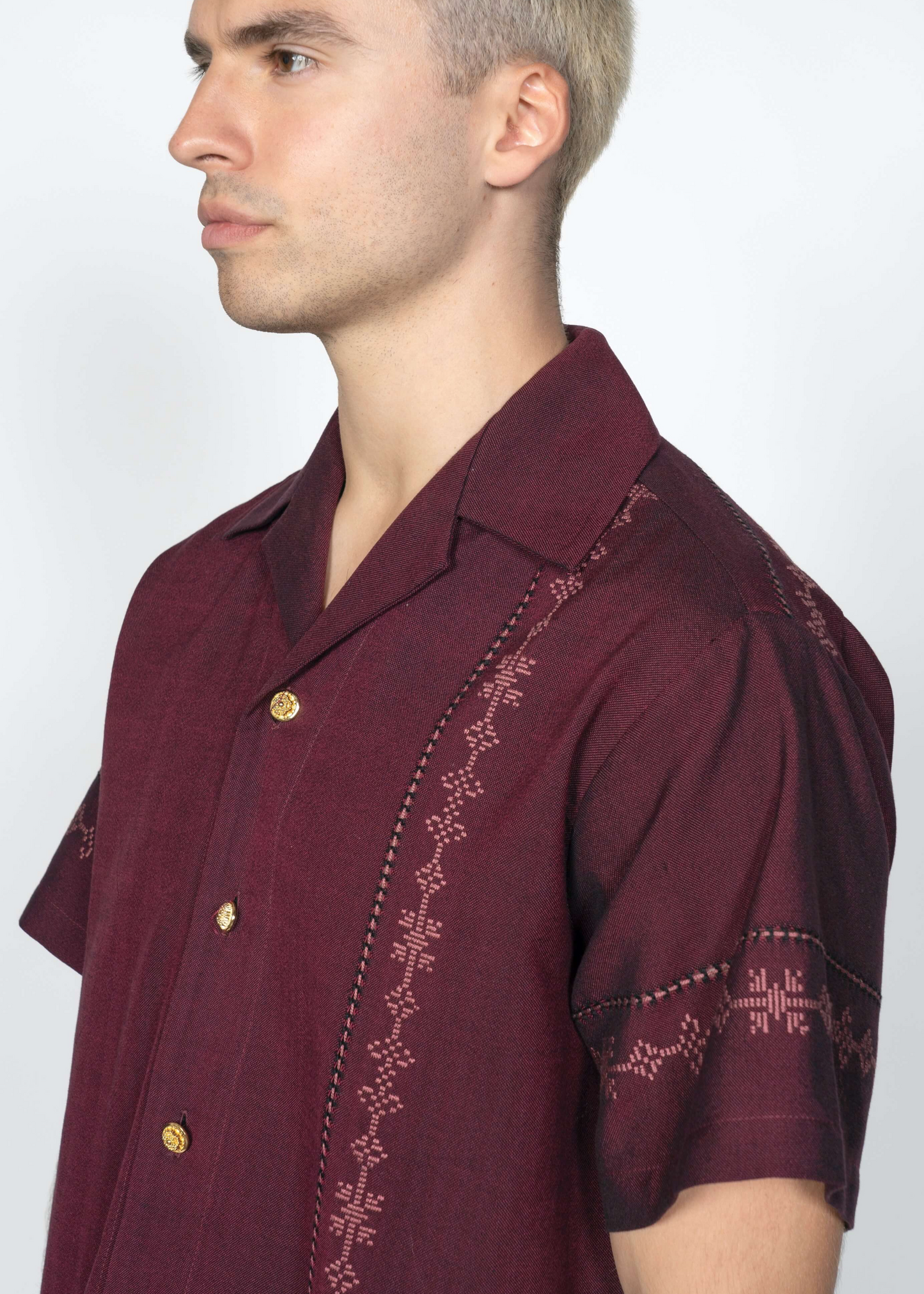 The André Shirt Handwoven / Bordeaux Red with Details