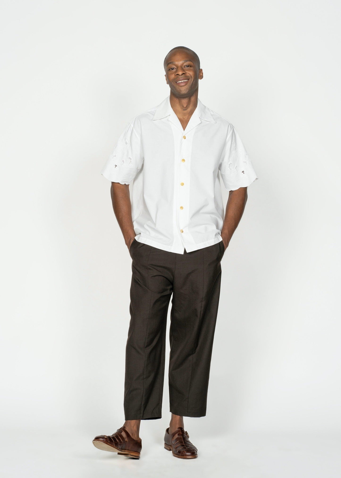 The André Shirt / White with Semicircular Back