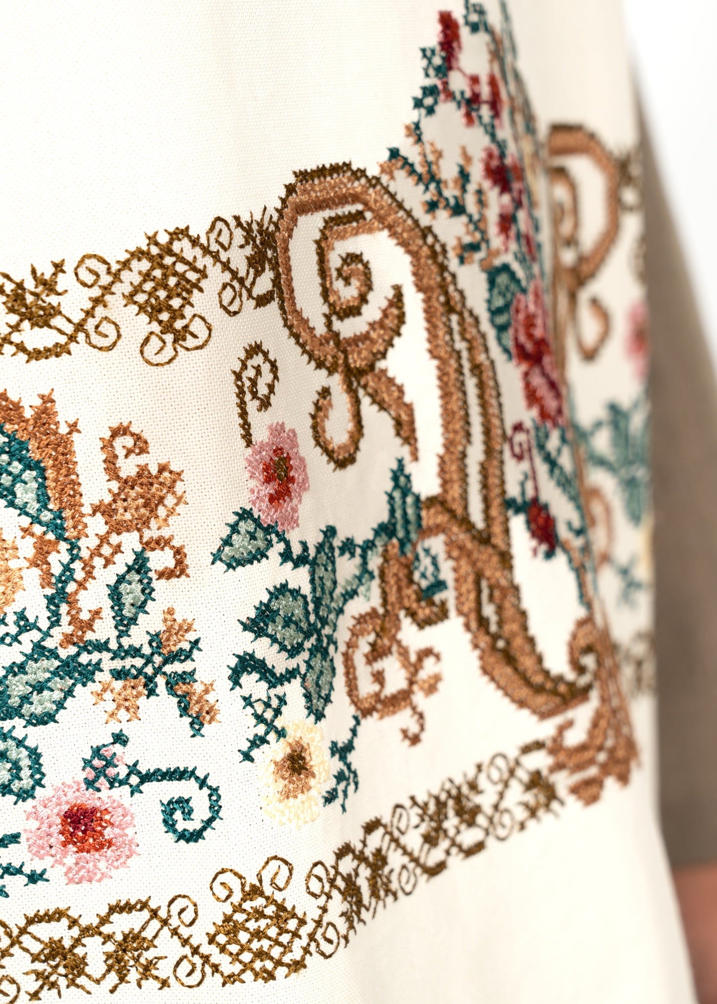 The Long Sleeve Shirt Wool with Embroidery