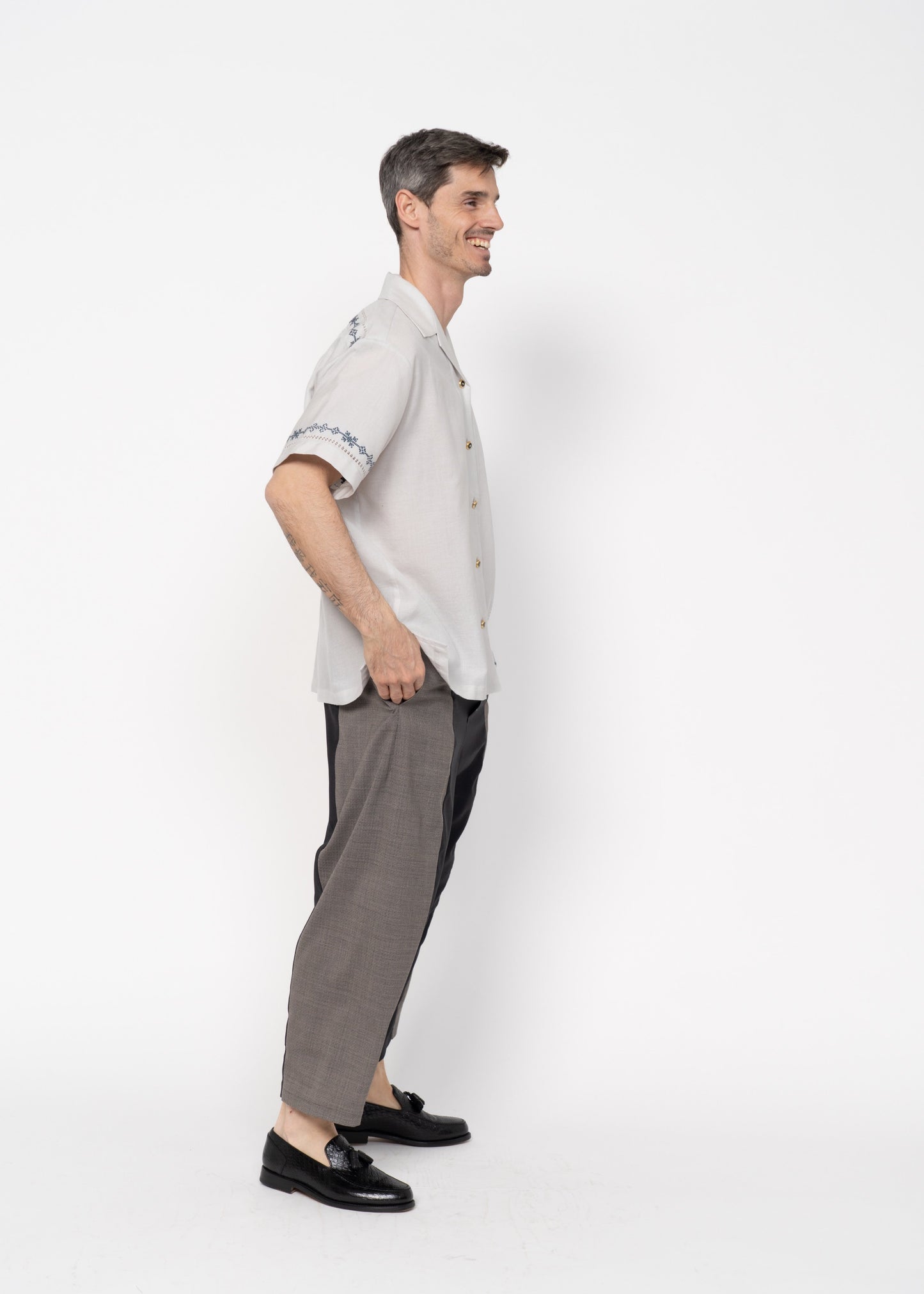 The André Shirt Handwoven Light Grey with Blue Embroidery