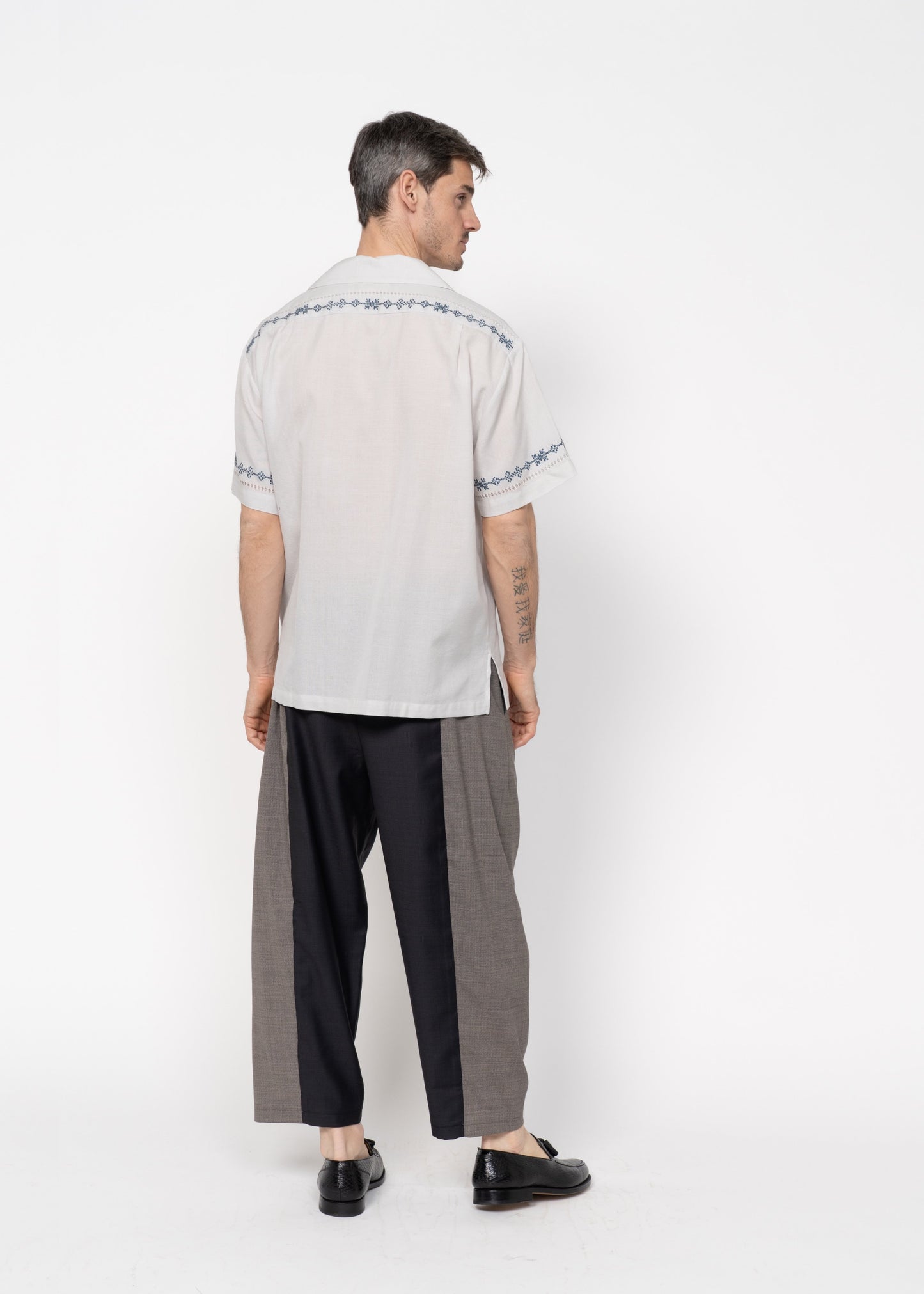 The André Shirt Handwoven Light Grey with Blue Embroidery