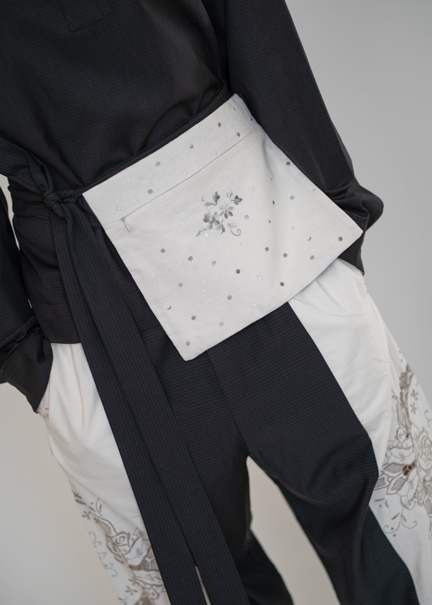 The Belt Bag / White - Black