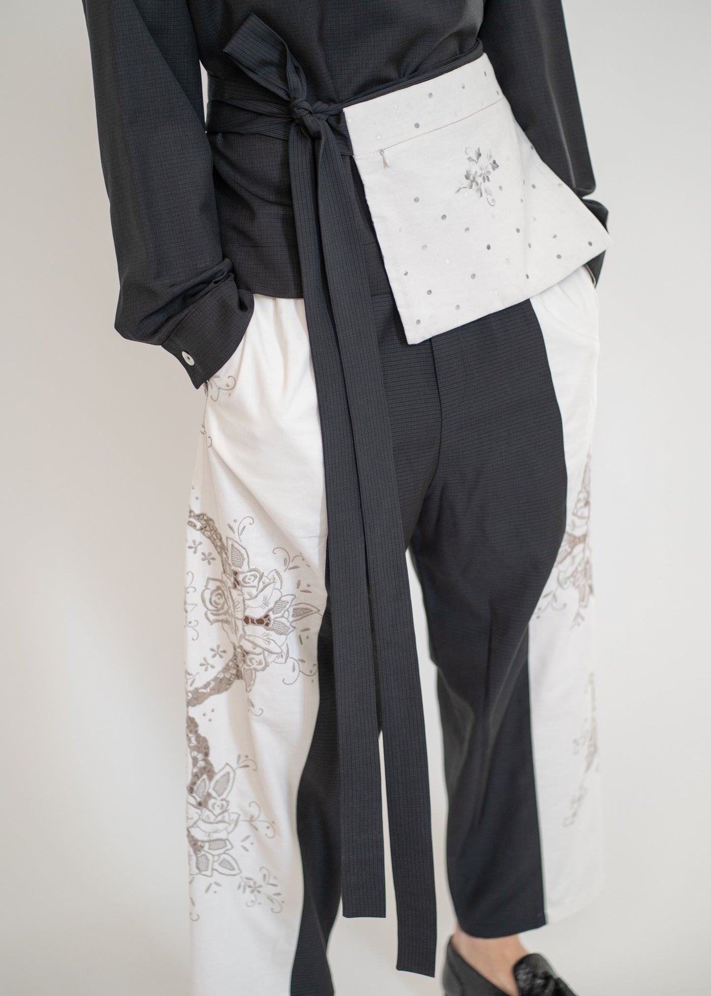 The Belt Bag / White - Black