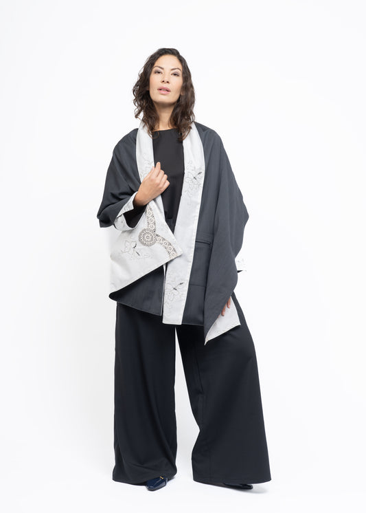 Her Shawl Carchoal