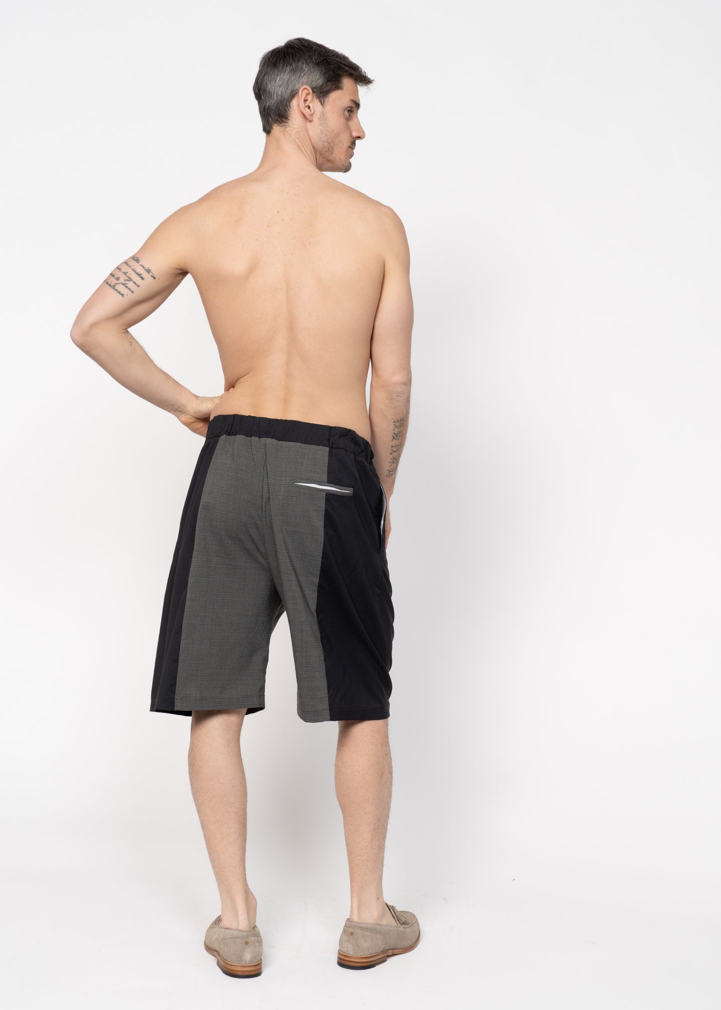 The Shorts / Black-Khaki