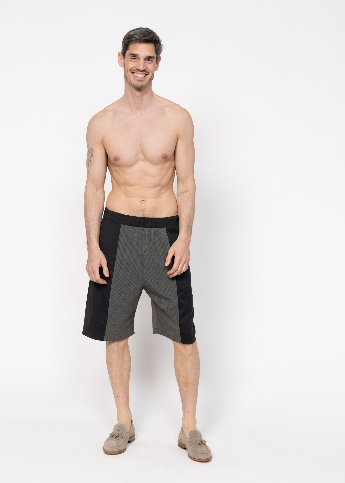 The Shorts / Black-Khaki