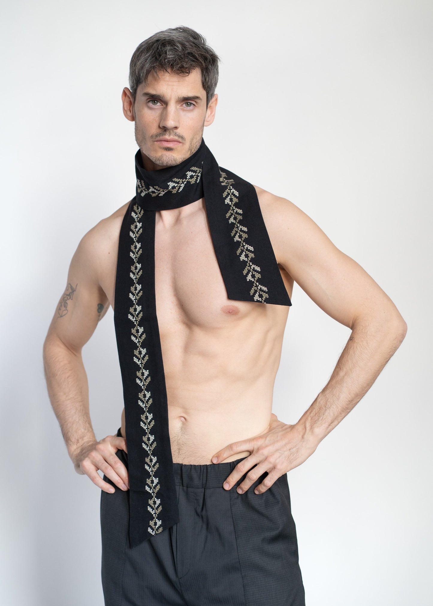 The Slim Scarf Black with Embroidery in Khaki