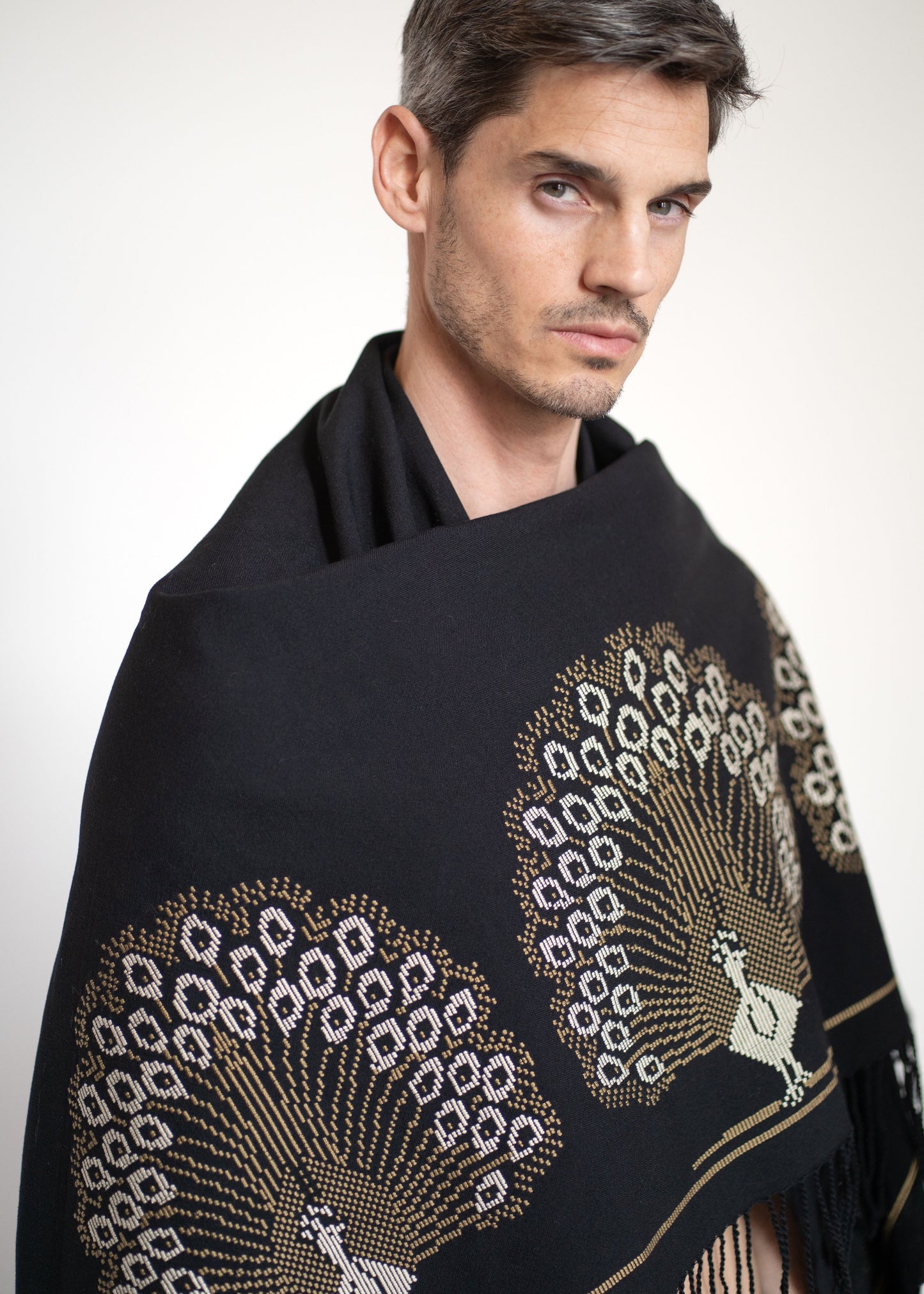 The Stole Peacock / Black