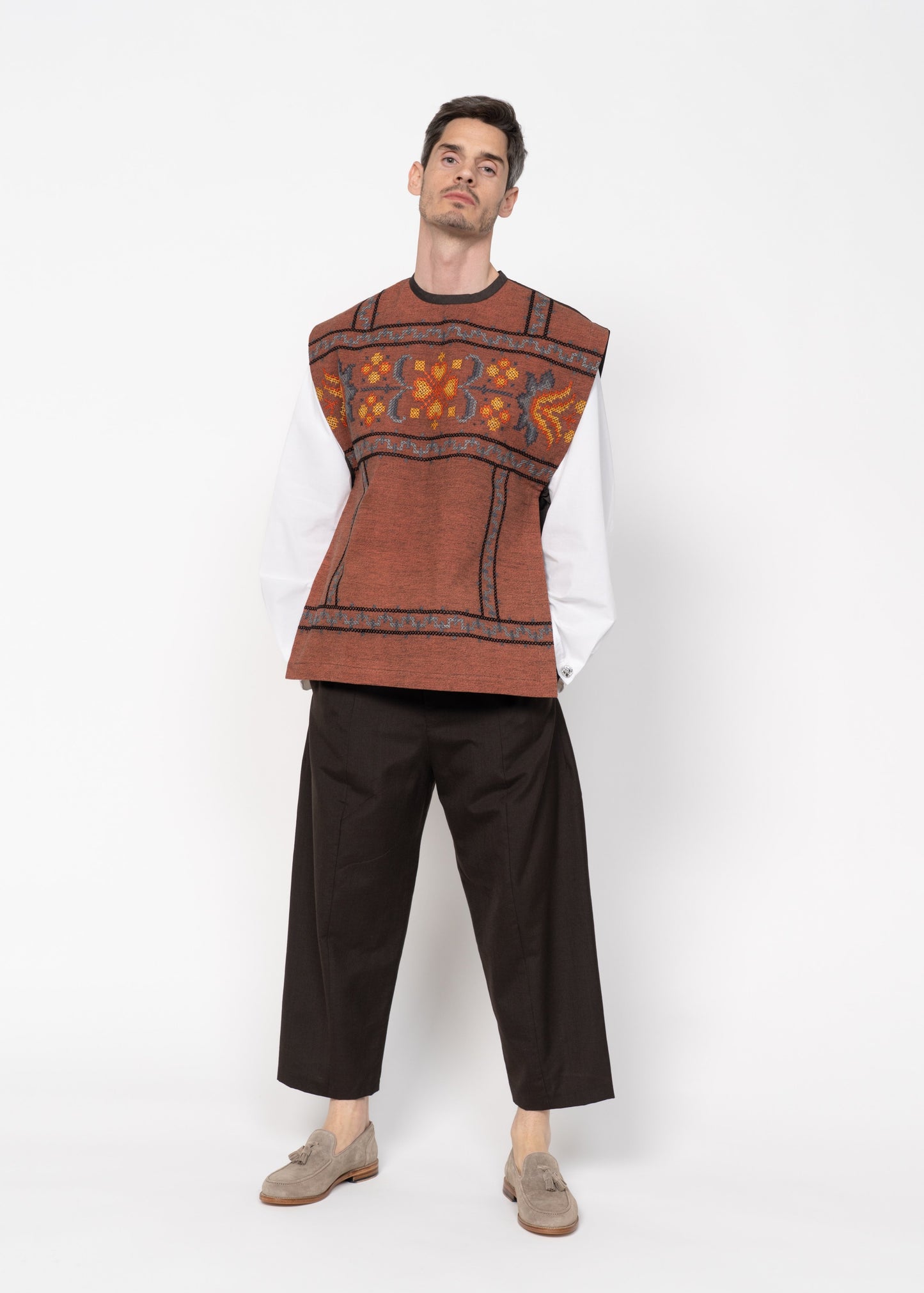 The Vest Brick Red German Embroidery / Brown Back