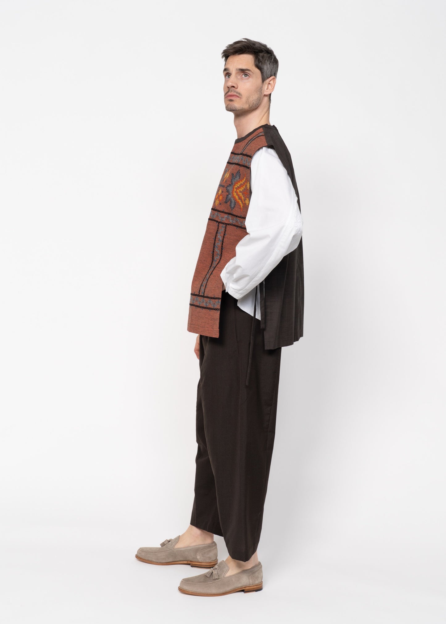 The Vest Brick Red German Embroidery / Brown Back