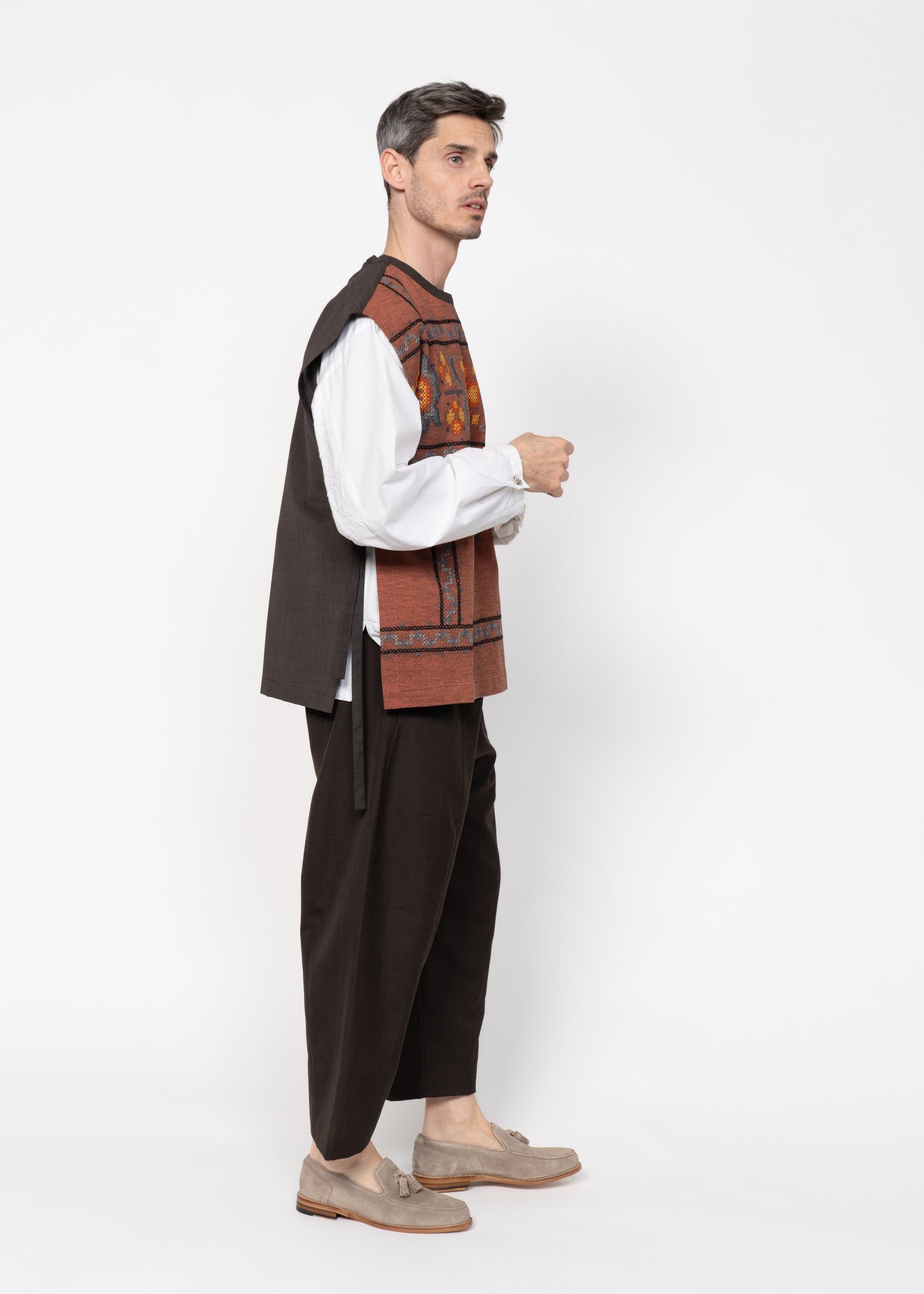 The Vest Brick Red German Embroidery / Brown Back