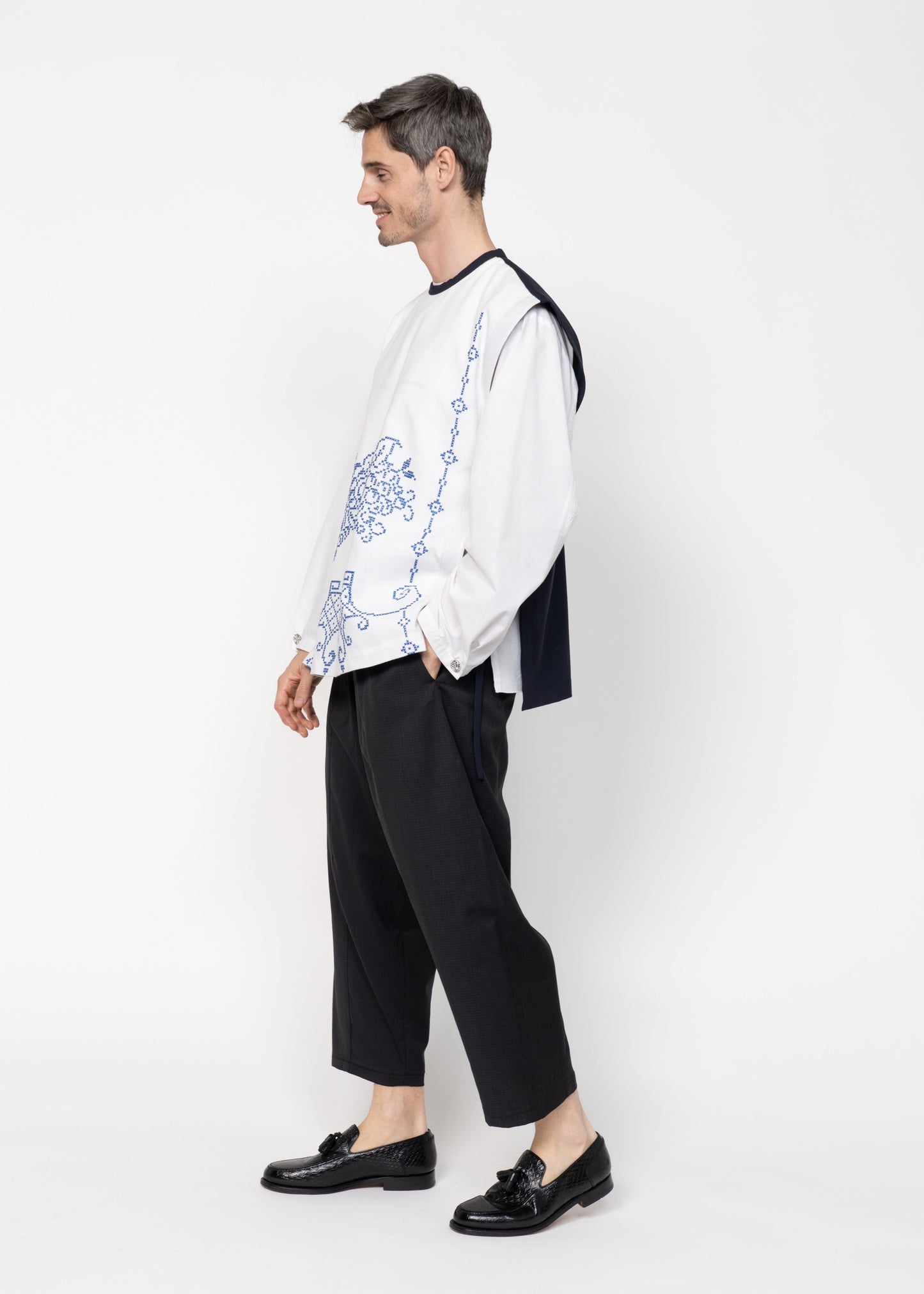 The Vest Blue / White