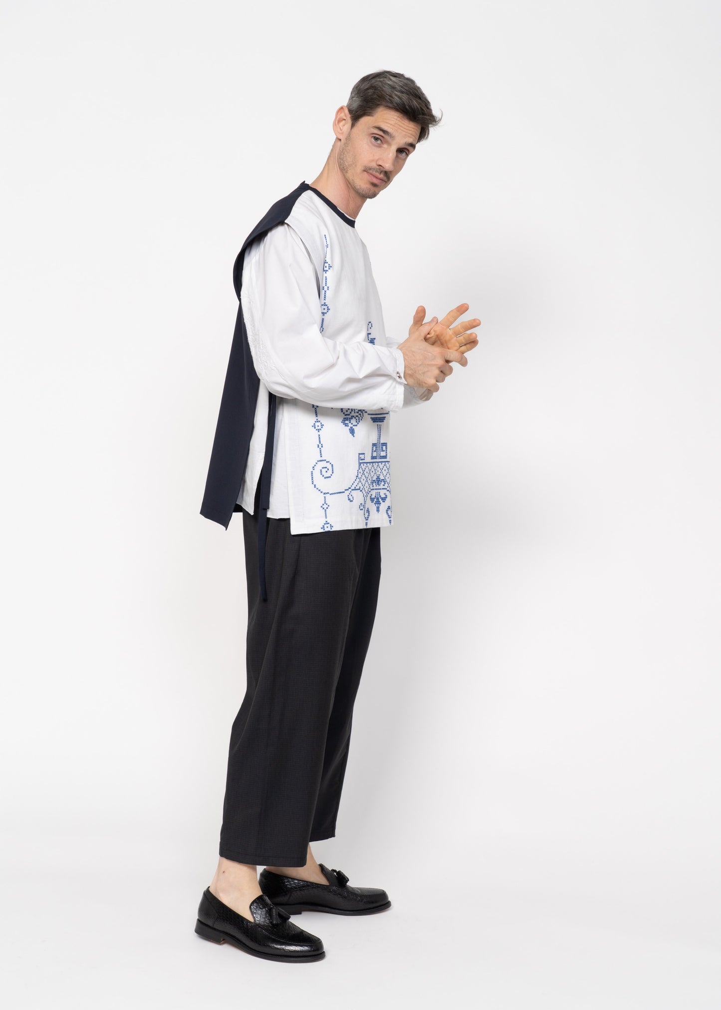 The Vest Blue / White