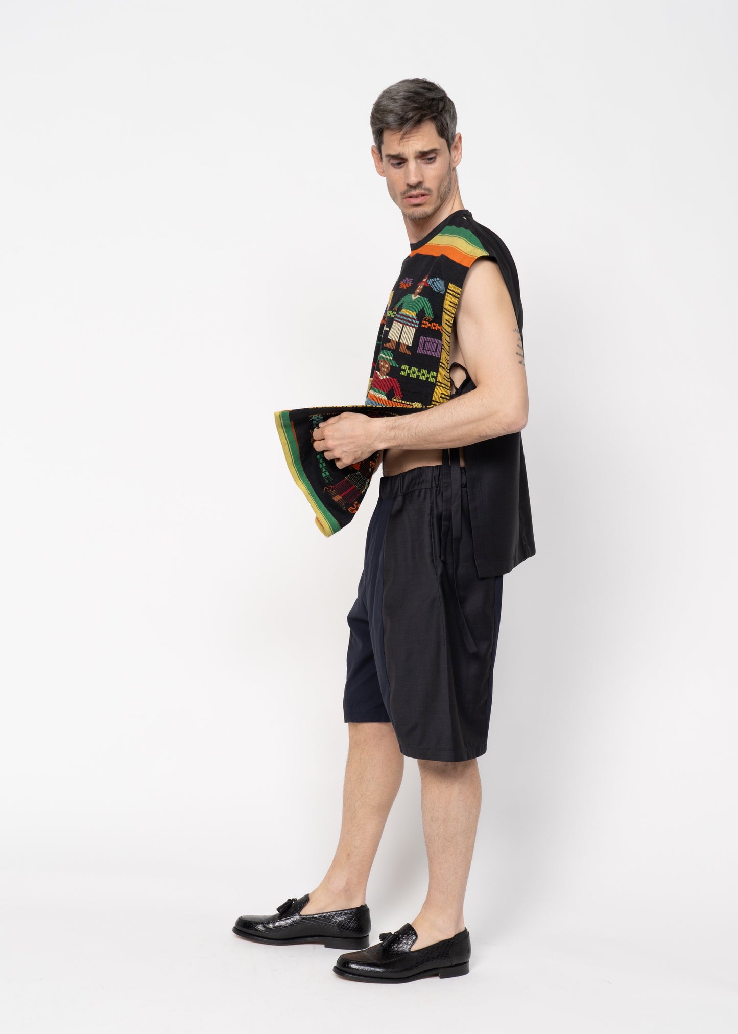 The Vest Handwoven / Multicolored / Black Back