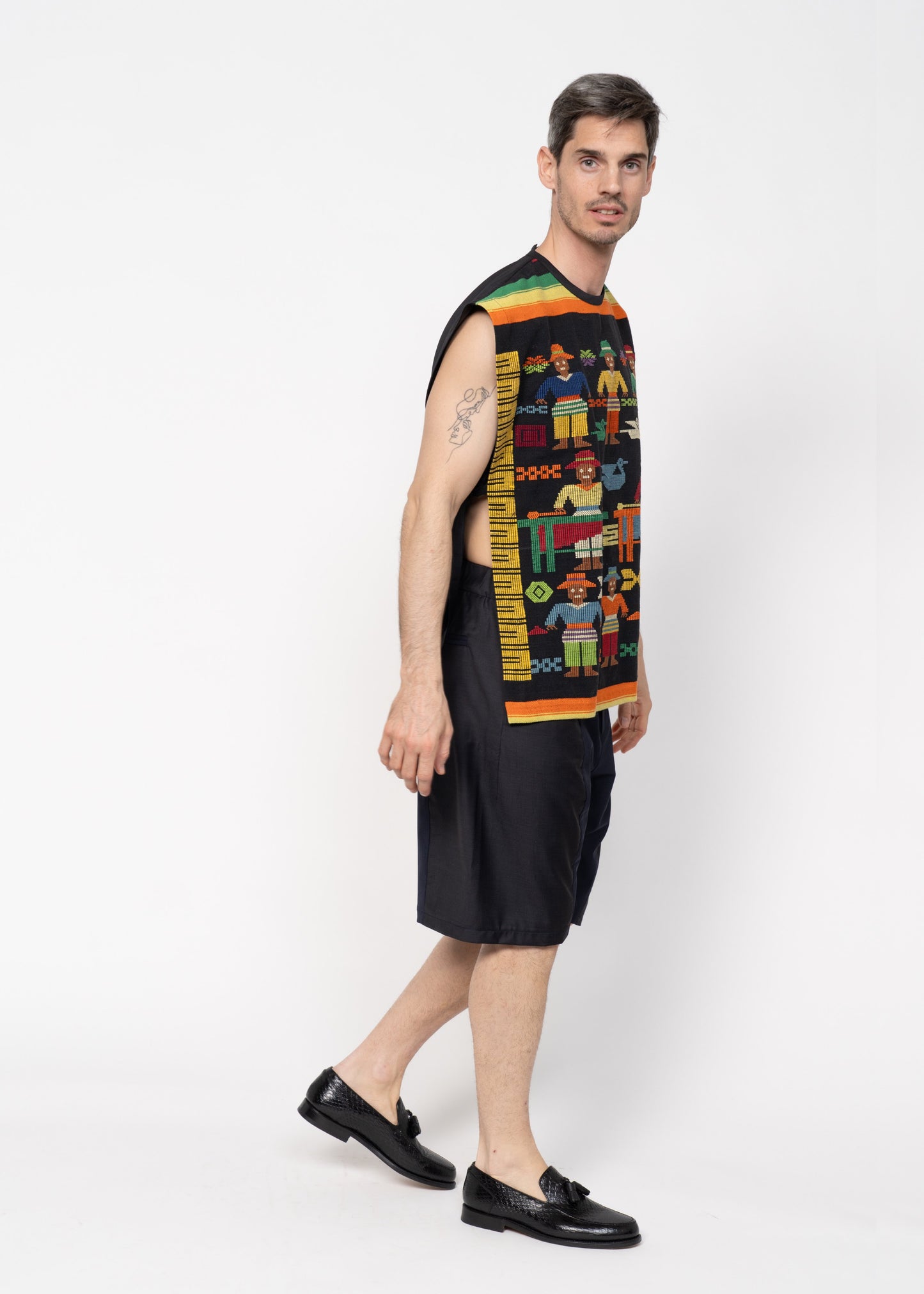 The Vest Handwoven / Multicolored / Black Back