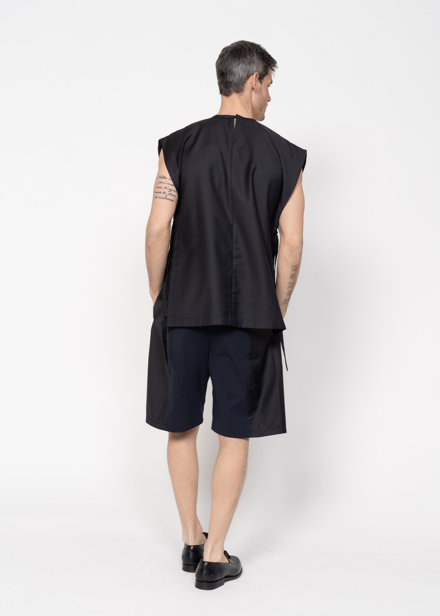 The Vest Blue / White