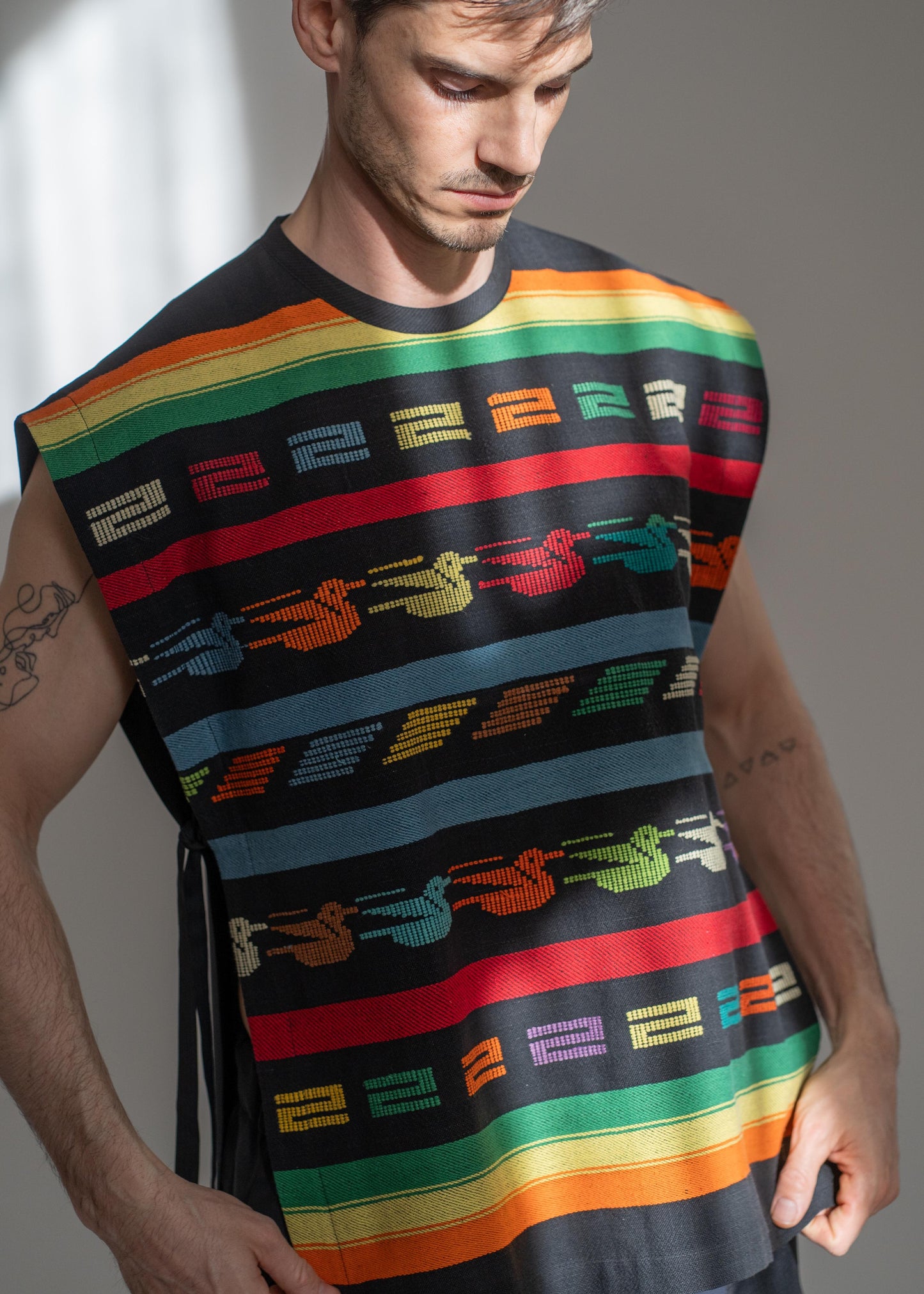 The Vest Handwoven / Peruvian Multicoloured