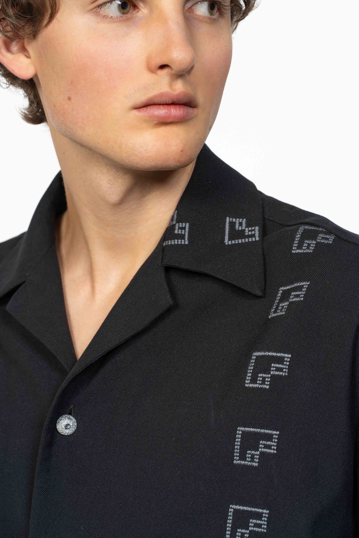 The André Shirt Handwoven Grey Embroidery