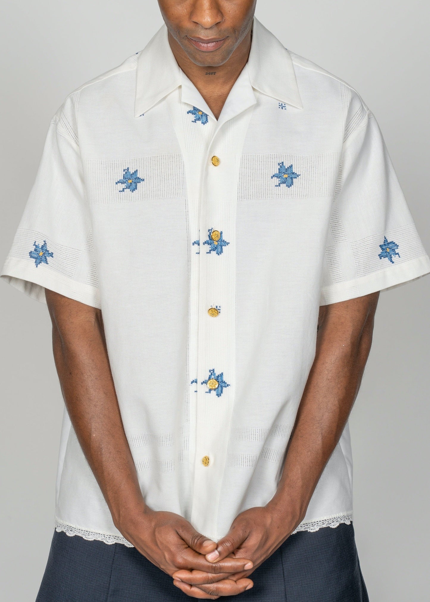 The André Shirt /  White Poplin with Blue Flowers