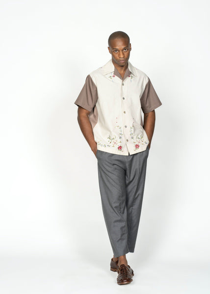 The André Shirt / Dark Brown with embroidered Flowers