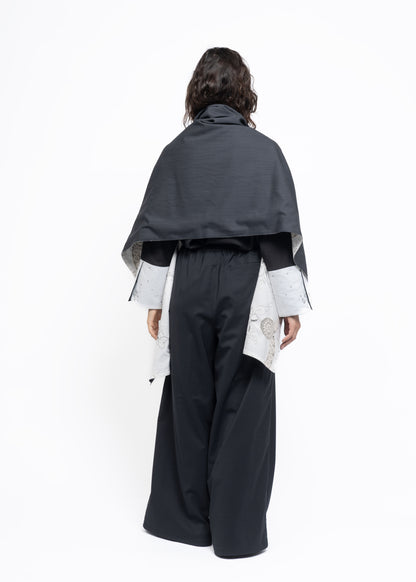 Her Shawl Carchoal