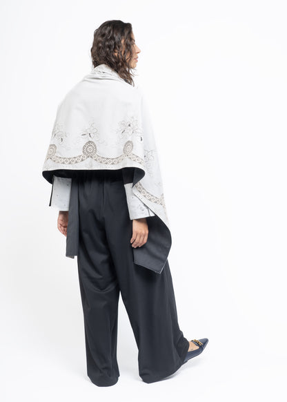 Her Shawl Carchoal