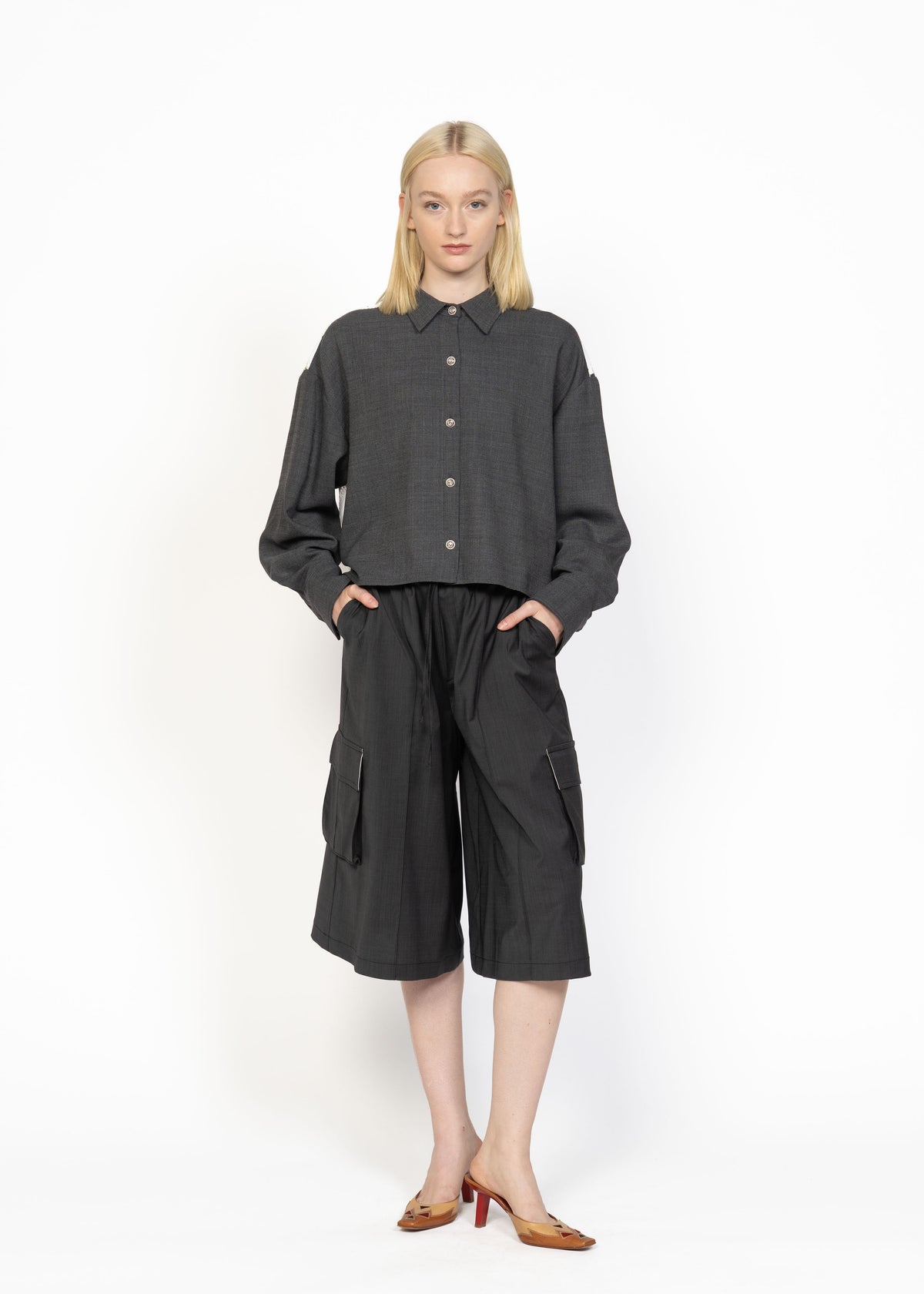 The Cargo Shorts in Charcoal