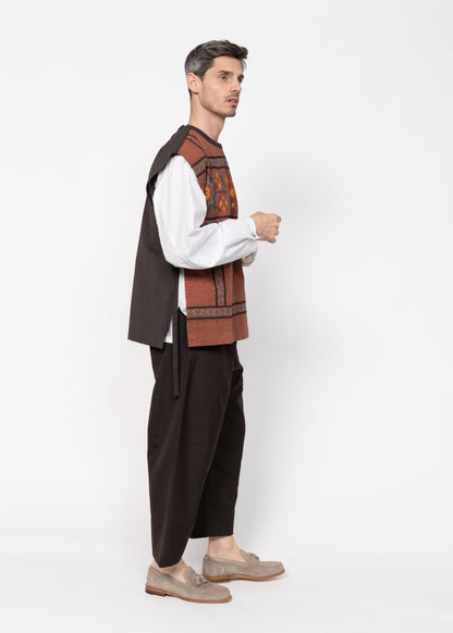 The Vest Brick Red German Embroidery / Brown Back